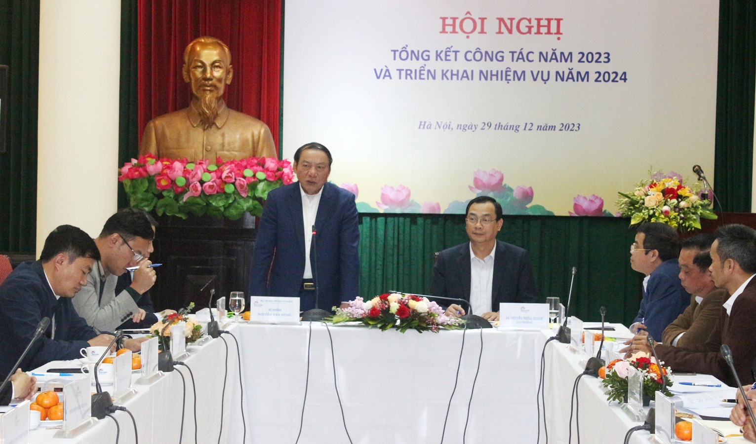Bộ trưởng Nguyễn Văn Hùng chỉ đạo tại Hội nghị